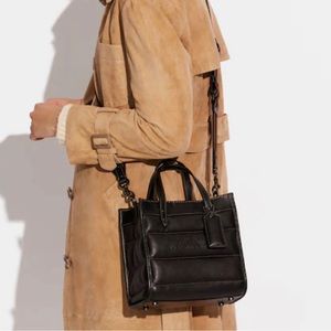 Quilted Badge Field Tote 22